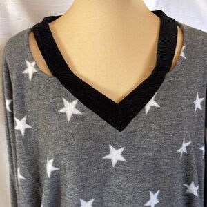 White Birch GraySoft & Warm Blouse with Stars & Velvet Trim Women’s Size Medium